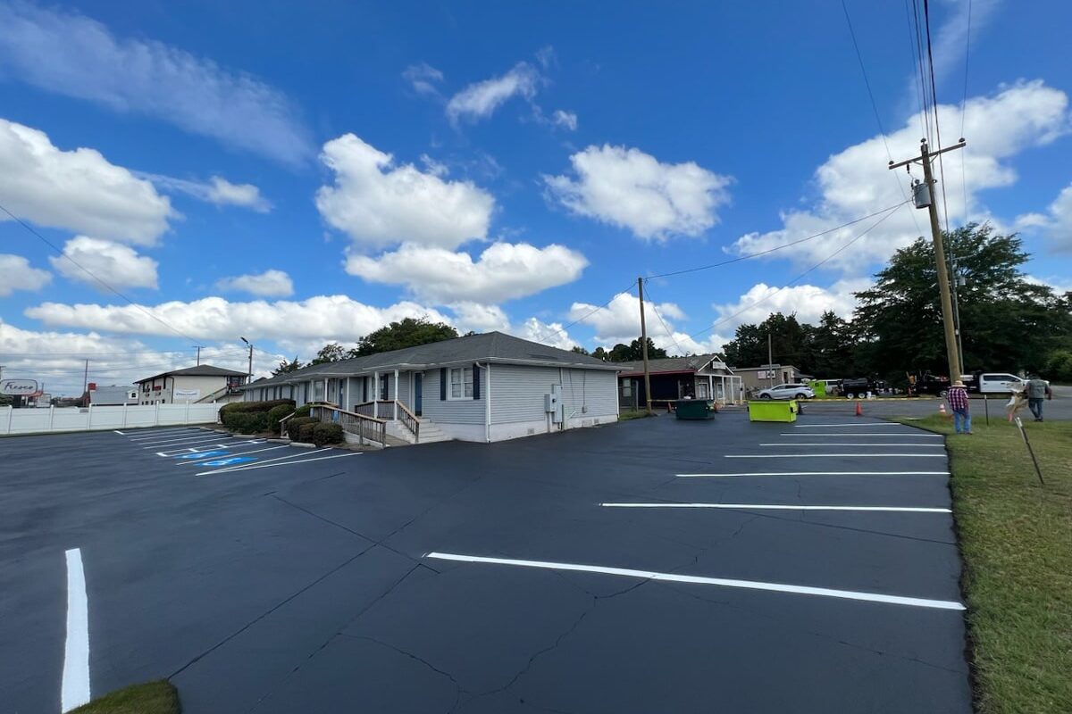 photo of newly sealcoated business parking lot