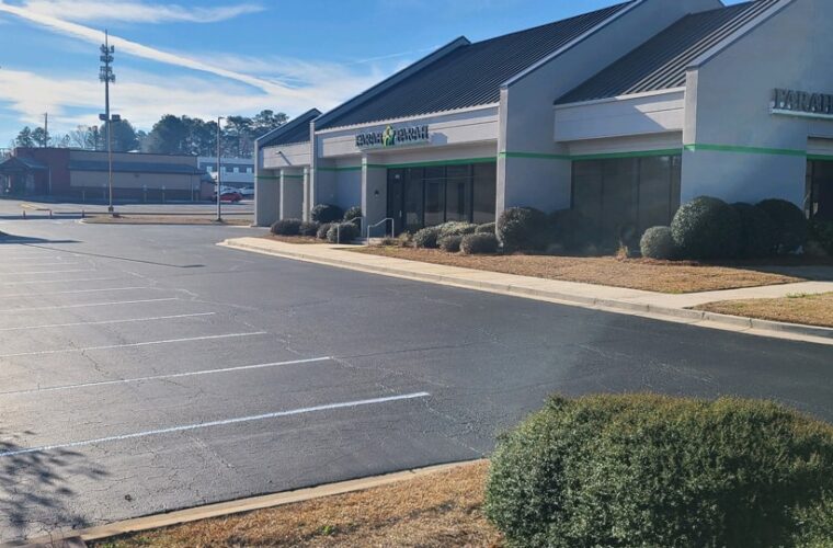 photo of newly sealcoated business parking lot